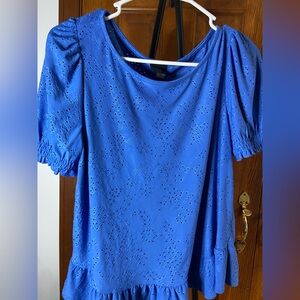 Blue blouse with detailing